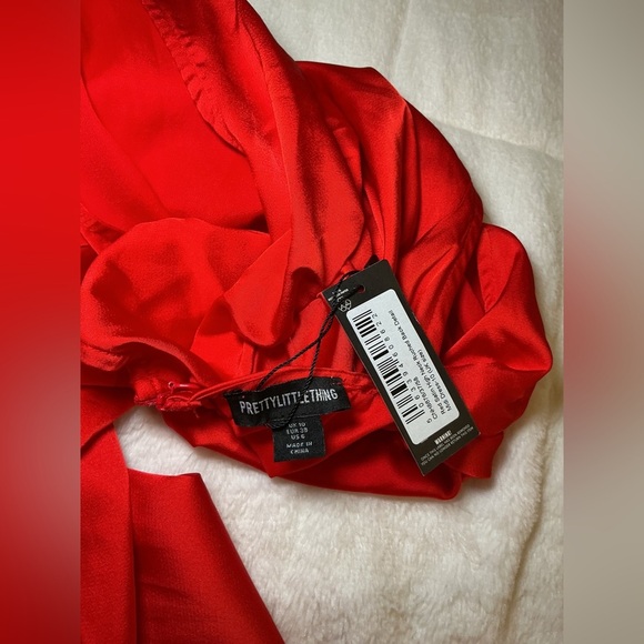 PrettyLittleThing Red Asymmetrical Sheath Dress for Night Out - Picture 6 of 8